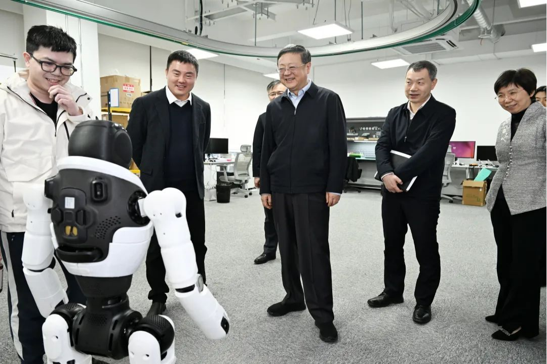 上海市委书记陈吉宁专题调研okooo机器人
